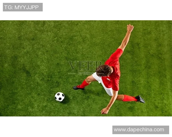 掌握足球抽射技巧的全面图解与实用训练方法分享